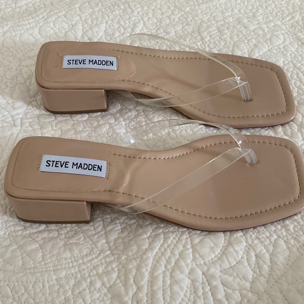 They are Steve Madden heel sandal, size 10 in beige color.